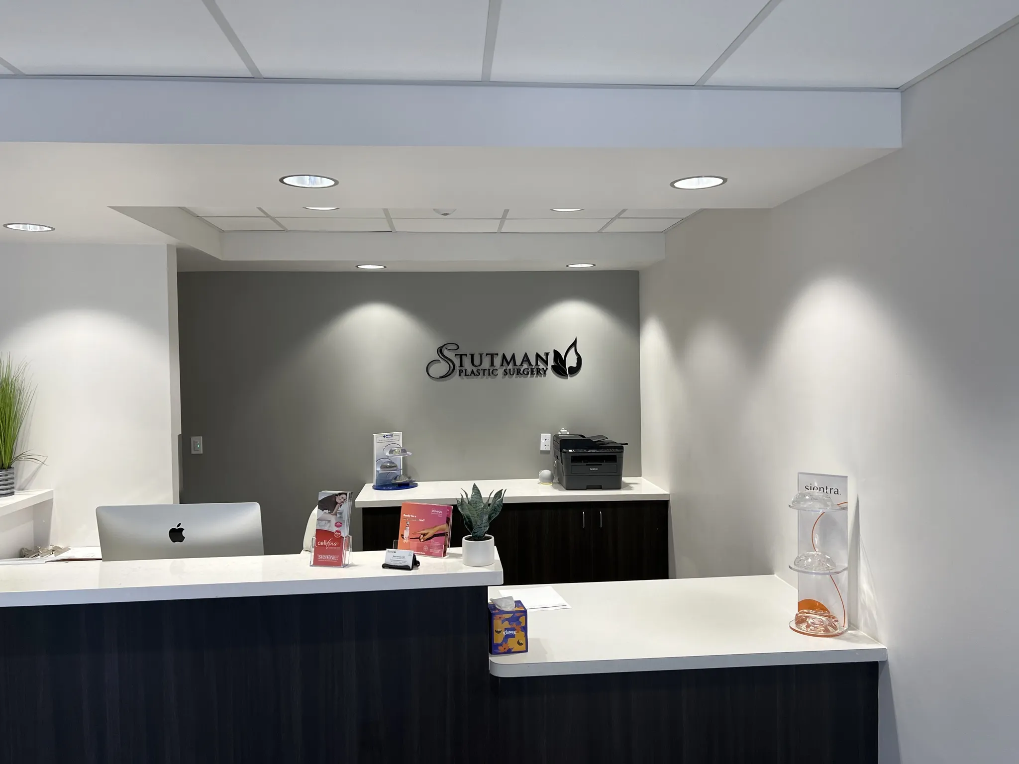 Clean, professional medical spa treatment room with neutral tones at Stutman Plastic Surgery in Scottsdale