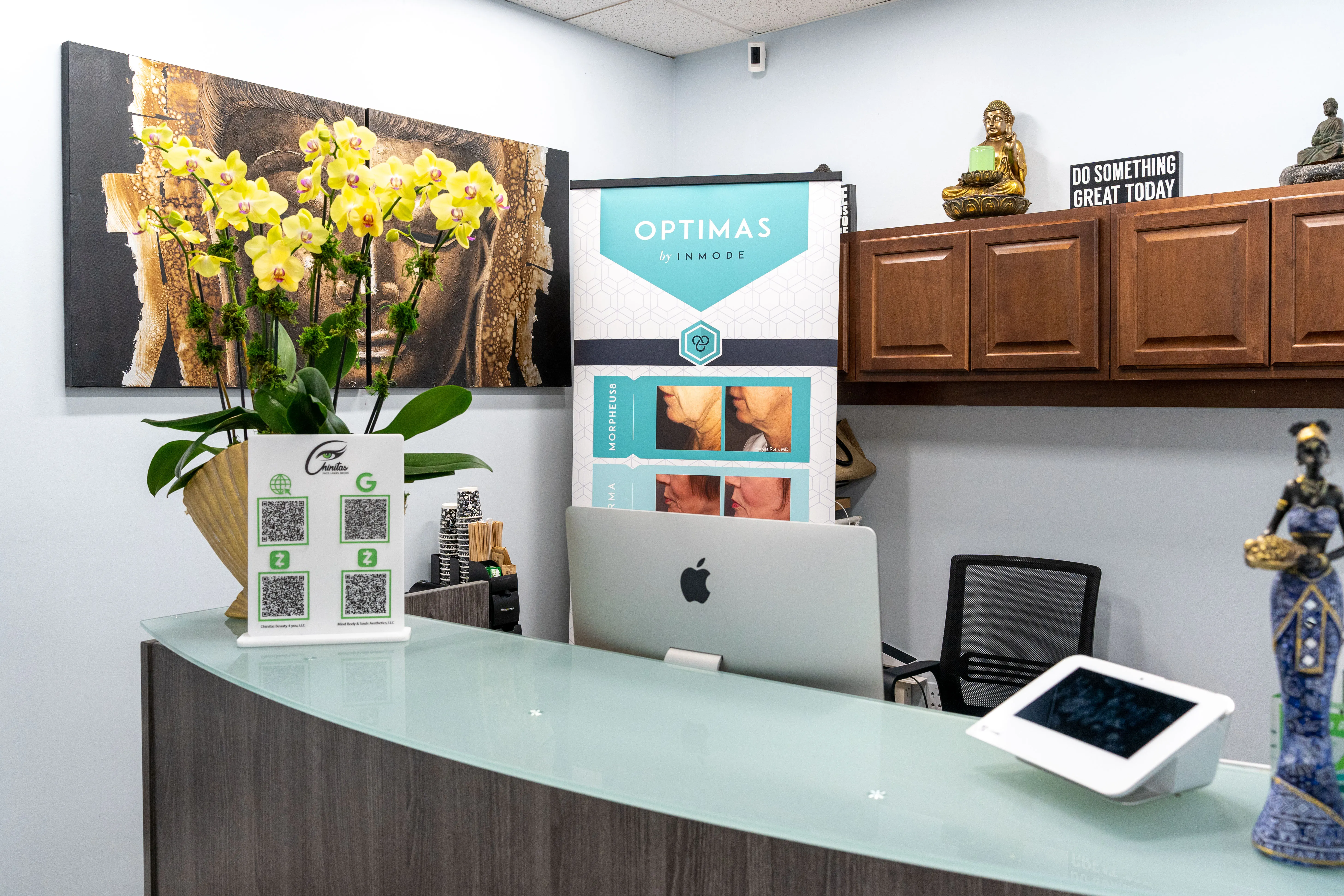 Clean, professional medical spa treatment room with neutral tones at Chinitas by Dailyn in Miami Lakes